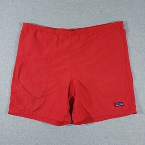 Patagonia Men's Shorts Size Medium Hiking Swim Lined Trunks Beach Travel Outdoor